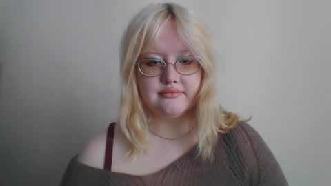 Snapshot of elayne_sweet chatting on February 27, 2026, 8:14 am elayne_sweet online show from February 27, 2026, 8:14 am