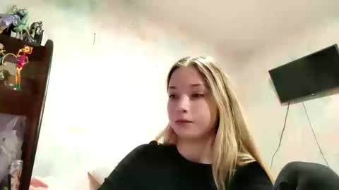 MIa online show from March 12, 2026, 10:43 am