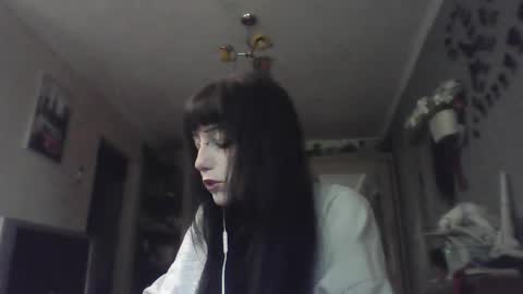Snapshot of elaynetanton chatting on May 12, 2026, 8:11 am Lia online show from May 12, 2026, 8:11 am