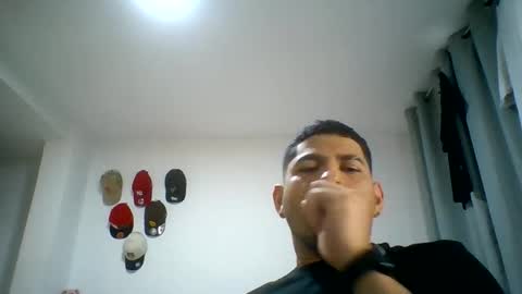 Snapshot of elberjimenes97 chatting on May 19, 2026, 12:38 am elberjimenes97 online show from May 19, 2026, 12:38 am