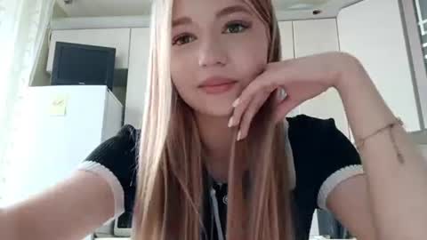 Snapshot of eleasegrumet chatting on July 20, 2026, 10:39 am Mia online show from July 20, 2026, 10:39 am