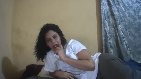 Isabella online show from February 26, 2026, 5:34 pm