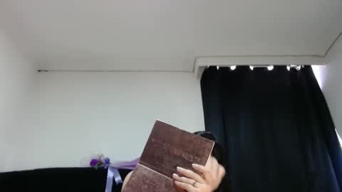 electraweb_09 online show from September 24, 2025, 7:50 pm