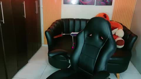 Snapshot of electrogoddess chatting on October 23, 2025, 4:34 am electrogoddess online show from October 23, 2025, 4:34 am