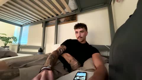 electron448 online show from October 18, 2025, 8:53 pm