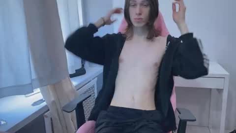 eleganc3 online show from March 23, 2026, 7:34 am