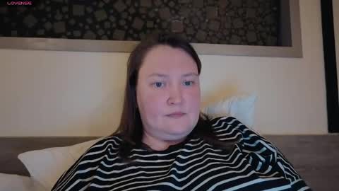 elegant_pleasure online show from April 15, 2026, 4:14 pm