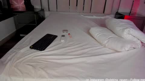 Snapshot of elektra_raven chatting on September 27, 2025, 3:06 pm elektra_raven online show from September 27, 2025, 3:06 pm