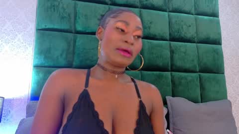 elektradoll1 online show from May 5, 2026, 12:13 pm