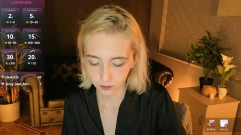 Elen  online show from May 16, 2026, 7:05 am
