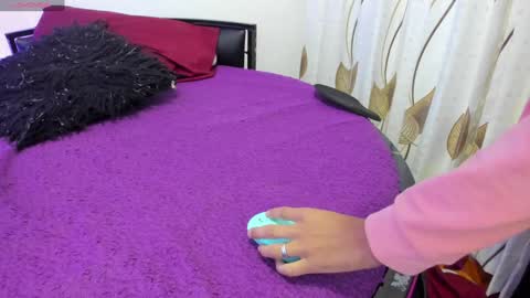 Elena  Derek online show from December 29, 2024, 2:10 pm