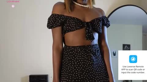 Elena online show from December 4, 2024, 4:16 pm