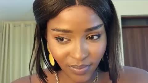 Elena online show from March 5, 2025, 7:06 pm