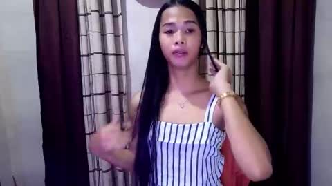 Snapshot of elenapierce69 chatting on November 4, 2025, 10:14 am Call me Yours. online show from November 4, 2025, 10:14 am