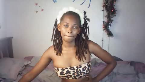 eleniedoll online show from February 16, 2026, 1:02 am