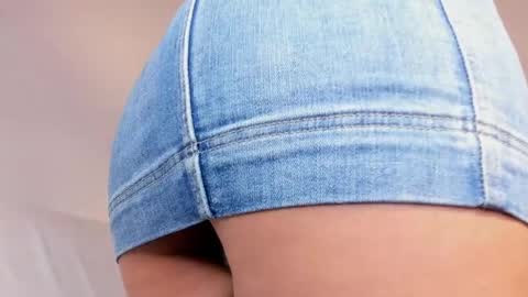 Elena  online show from April 9, 2026, 1:16 pm