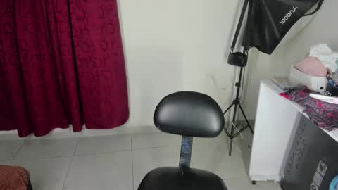 elettra_bennet online show from October 28, 2025, 12:03 am