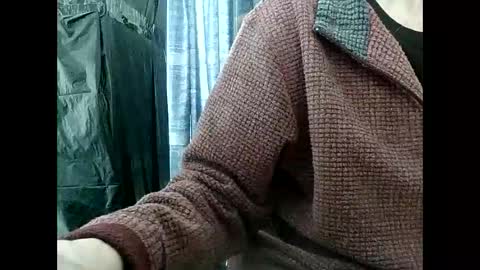 Snapshot of elfyonee chatting on January 10, 2025, 10:06 am elfyonee online show from January 10, 2025, 10:06 am