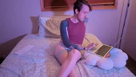Lvr guuurl online show from August 3, 2026, 6:12 am