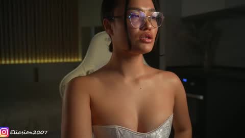 Snapshot of eli_asian chatting on March 27, 2026, 1:33 pm Eli online show from March 27, 2026, 1:33 pm