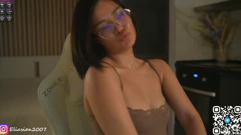 Snapshot of eli_asian chatting on April 12, 2026, 3:17 pm Eli online show from April 12, 2026, 3:17 pm