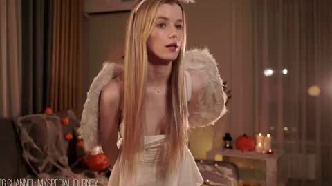 Eli online show from October 31, 2025, 7:26 pm