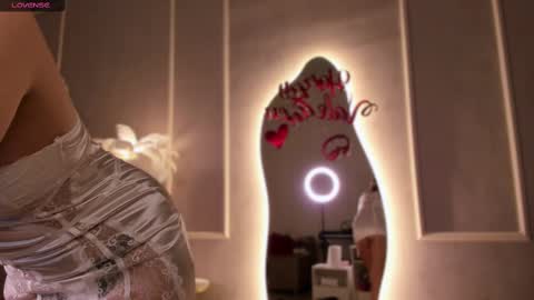 Snapshot of eli_llie chatting on February 17, 2025, 1:32 pm Eli online show from February 17, 2025, 1:32 pm