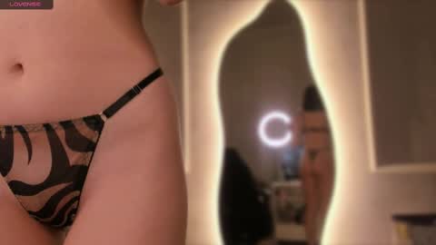 Snapshot of eli_llie chatting on March 10, 2025, 1:21 pm Eli online show from March 10, 2025, 1:21 pm