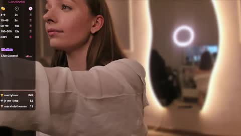 Snapshot of eli_llie chatting on March 10, 2025, 4:25 pm Eli online show from March 10, 2025, 4:25 pm