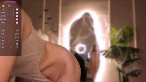 Snapshot of eli_llie chatting on November 4, 2025, 8:41 pm Eli online show from November 4, 2025, 8:41 pm