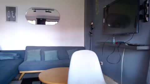 Snapshot of elian_craiggggg chatting on November 9, 2025, 5:11 pm Elian online show from November 9, 2025, 5:11 pm