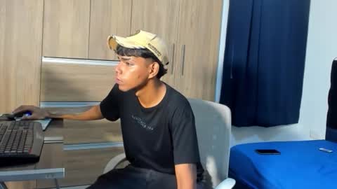 Snapshot of elias_ford chatting on October 19, 2025, 8:09 pm elias_ford online show from October 19, 2025, 8:09 pm