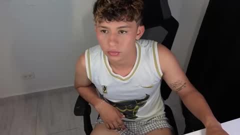 Snapshot of elias_steel1 chatting on March 7, 2025, 2:36 am elias online show from March 7, 2025, 2:36 am