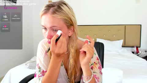 Snapshot of elie_ci chatting on December 4, 2024, 7:06 am online show from December 4, 2024, 7:06 am