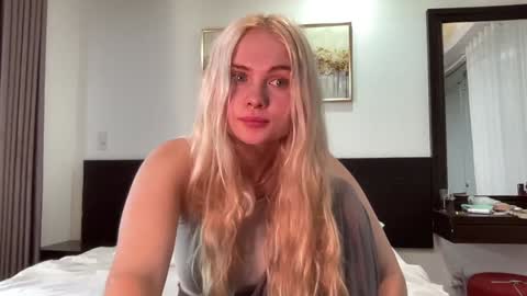 Snapshot of elie_ci chatting on January 20, 2025, 1:50 am online show from January 20, 2025, 1:50 am