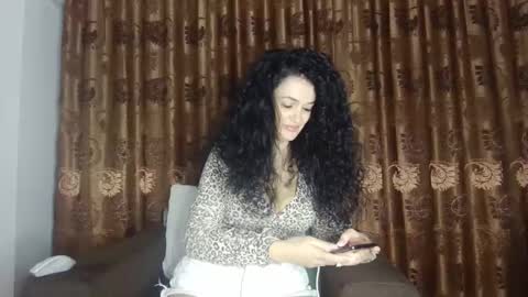 Snapshot of eliebullet chatting on November 5, 2025, 3:23 pm eliebullet online show from November 5, 2025, 3:23 pm