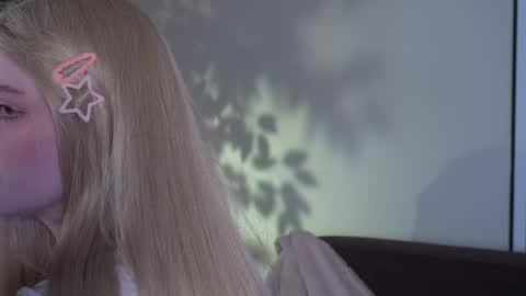 Ellie online show from April 12, 2026, 7:02 am