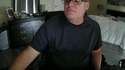 elierpons73 online show from May 21, 2026, 7:32 pm