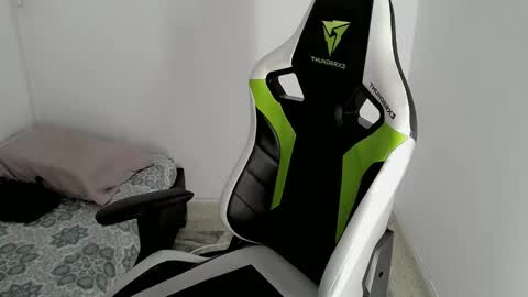 Snapshot of elii_797 chatting on March 10, 2025, 1:54 pm bby-santy online show from March 10, 2025, 1:54 pm