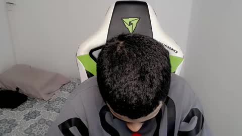 Snapshot of elii_797 chatting on March 10, 2025, 4:57 pm bby-santy online show from March 10, 2025, 4:57 pm