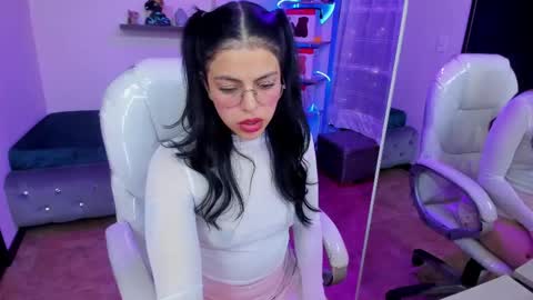 Eliie online show from February 25, 2025, 4:35 am