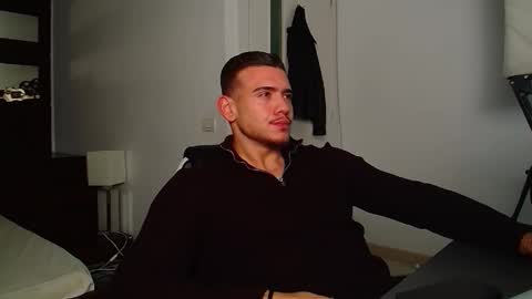 ElijahThorne online show from November 25, 2025, 5:51 am