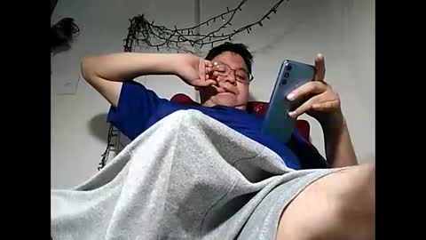 Snapshot of elimposstor chatting on December 2, 2024, 3:36 pm elimposstor online show from December 2, 2024, 3:36 pm