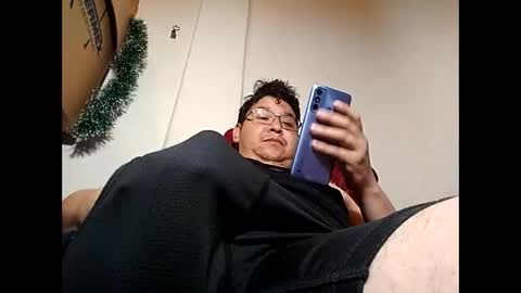 Snapshot of elimposstor chatting on December 28, 2024, 6:08 pm elimposstor online show from December 28, 2024, 6:08 pm