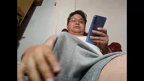 Snapshot of elimposstor chatting on January 26, 2025, 2:52 pm elimposstor online show from January 26, 2025, 2:52 pm