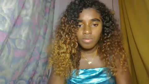 elina981 online show from April 11, 2026, 4:33 pm