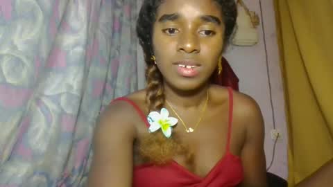 elina981 online show from April 13, 2026, 10:59 pm