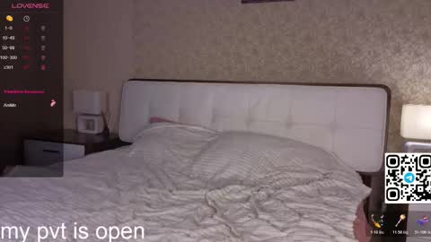 Snapshot of elina_wilgauch chatting on November 25, 2025, 1:27 am Elina online show from November 25, 2025, 1:27 am