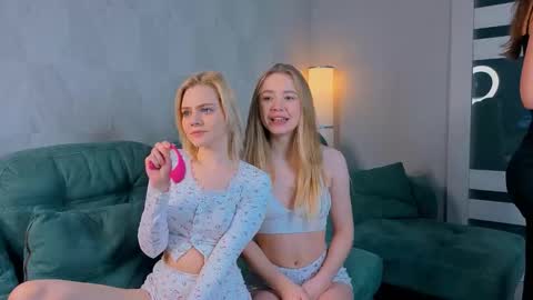 Snapshot of elina_wilgauch chatting on January 6, 2026, 5:44 am Elina online show from January 6, 2026, 5:44 am