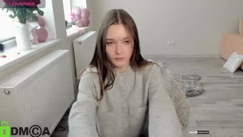 elina_x online show from April 28, 2026, 7:35 am